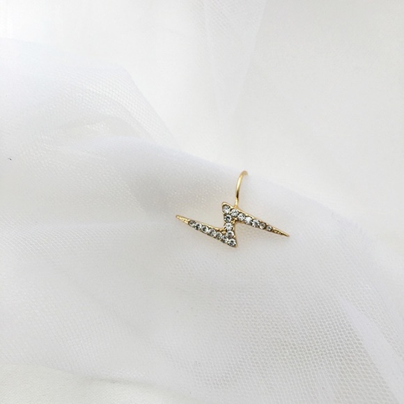 Moon Star Pearl Lighting ear cuffs earrings - Picture 5 of 8